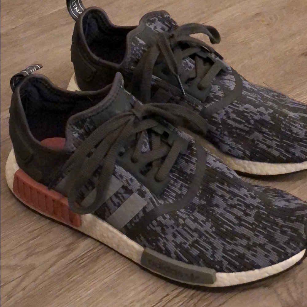 Women’s Adidas NMD R1 Shoes